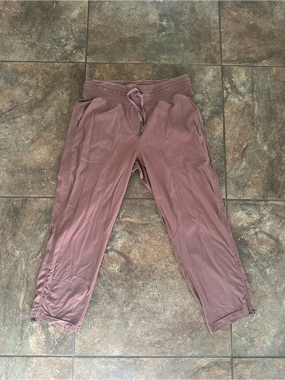 lululemon athletica mauve studio dance capris